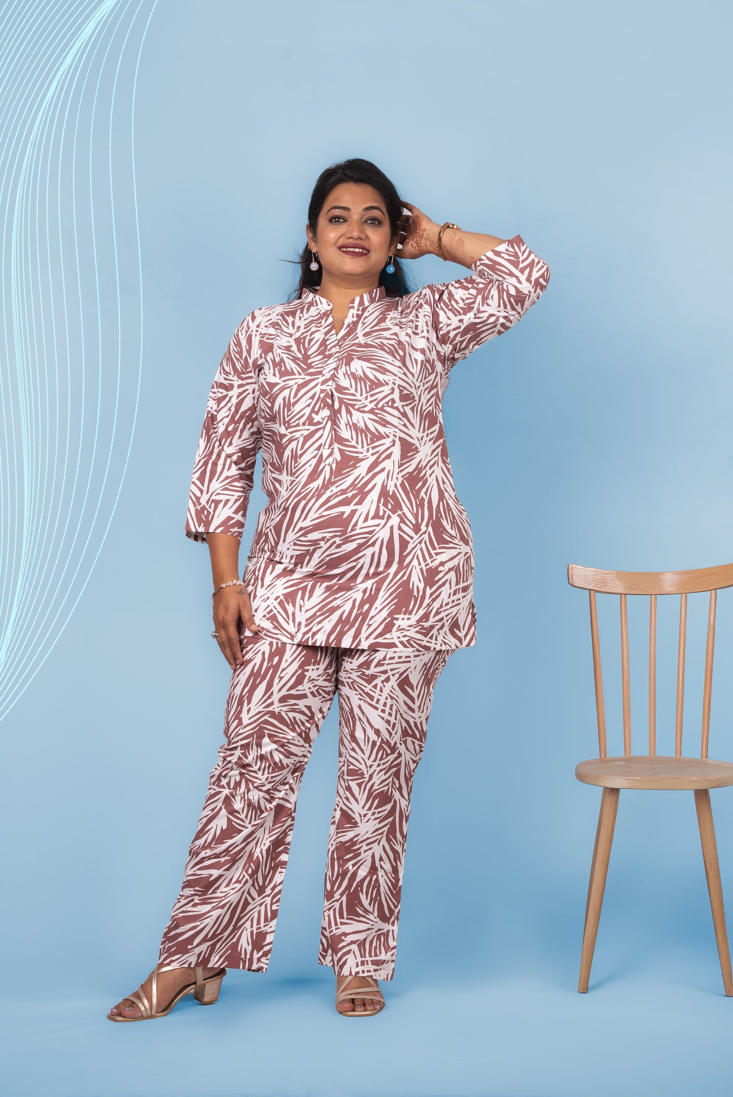 Elegant Leaf Print Rayon Night Suit in Mauve